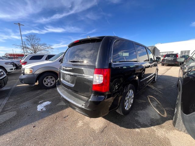 2013 Chrysler Town & Country Touring