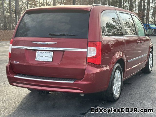 2013 Chrysler Town & Country Touring