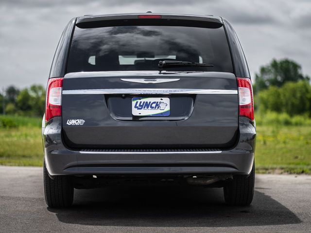 2013 Chrysler Town & Country Touring