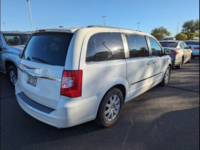 2013 Chrysler Town & Country Touring