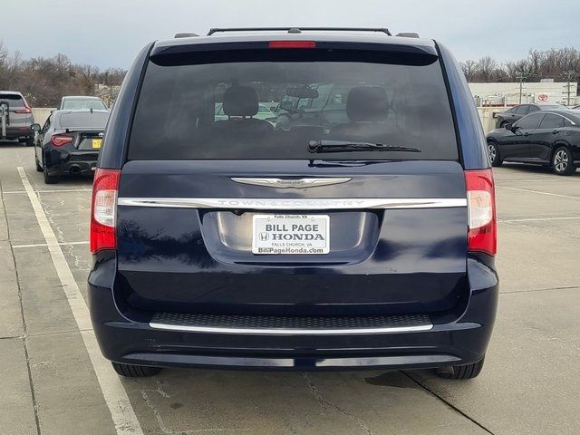 2013 Chrysler Town & Country Touring