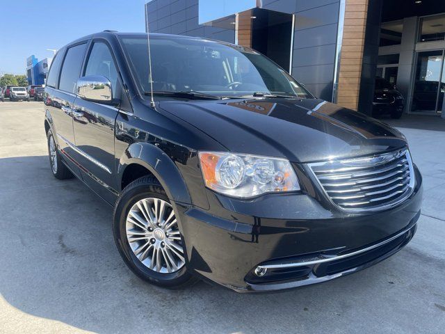 2013 Chrysler Town & Country Touring-L