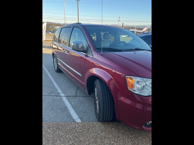 2013 Chrysler Town & Country Touring-L