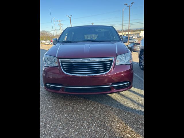 2013 Chrysler Town & Country Touring-L