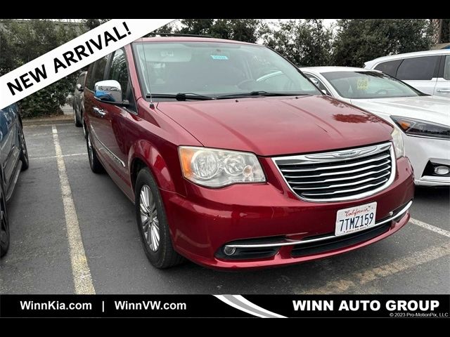 2013 Chrysler Town & Country Touring-L