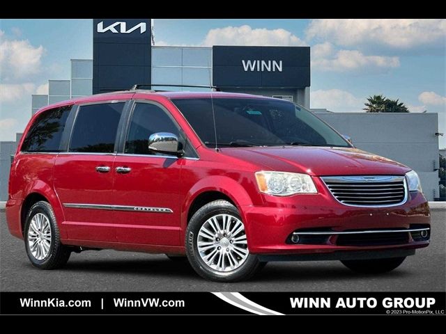 2013 Chrysler Town & Country Touring-L