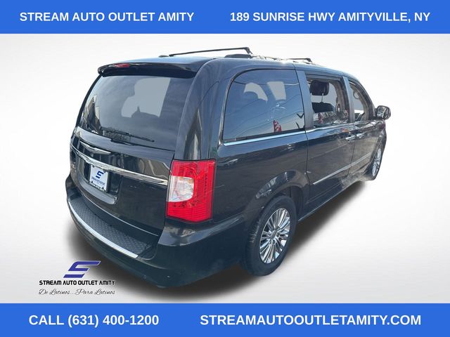 2013 Chrysler Town & Country Touring-L