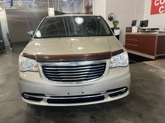 2013 Chrysler Town & Country Touring-L