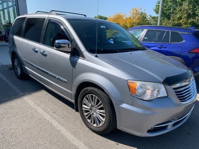 2013 Chrysler Town & Country Touring-L