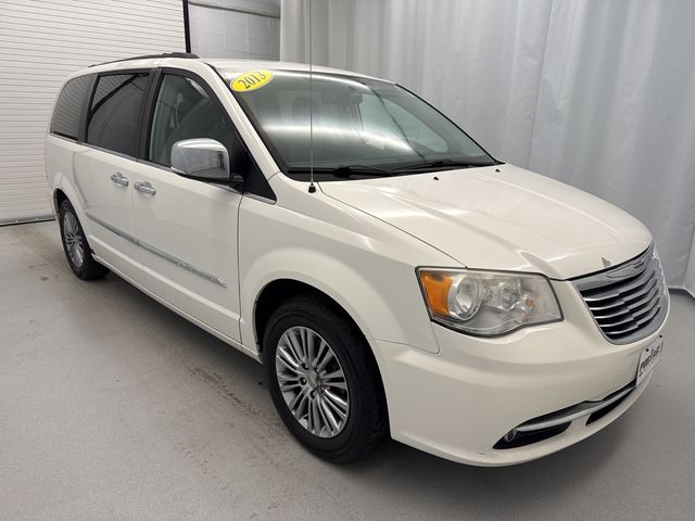 2013 Chrysler Town & Country Touring-L