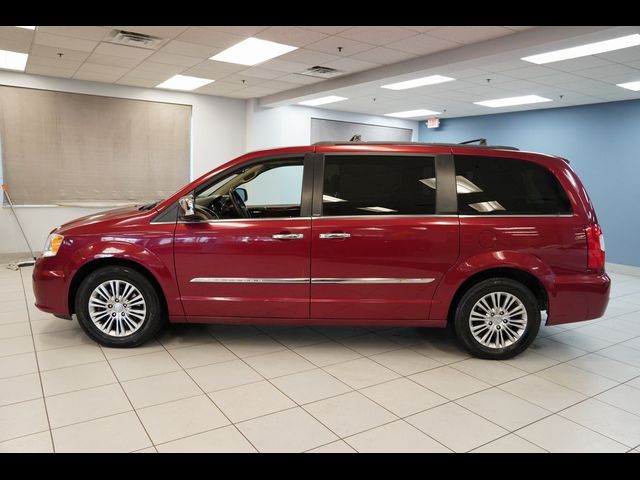 2013 Chrysler Town & Country Touring-L