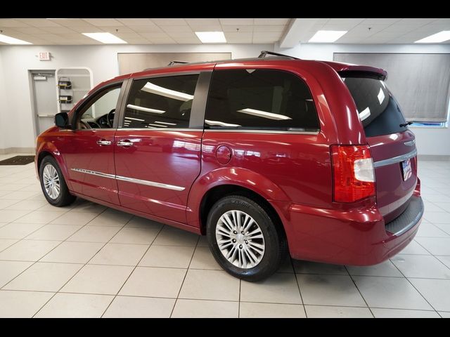 2013 Chrysler Town & Country Touring-L