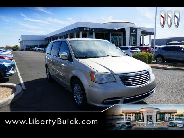 2013 Chrysler Town & Country Touring-L