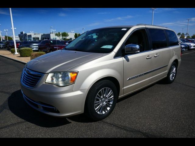 2013 Chrysler Town & Country Touring-L