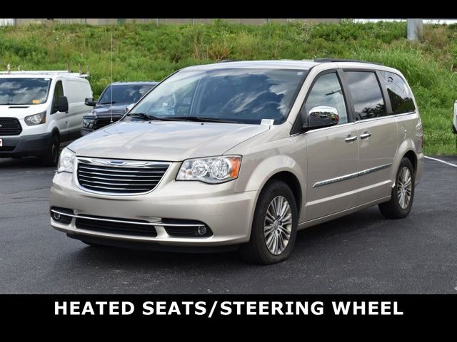 2013 Chrysler Town & Country Touring-L