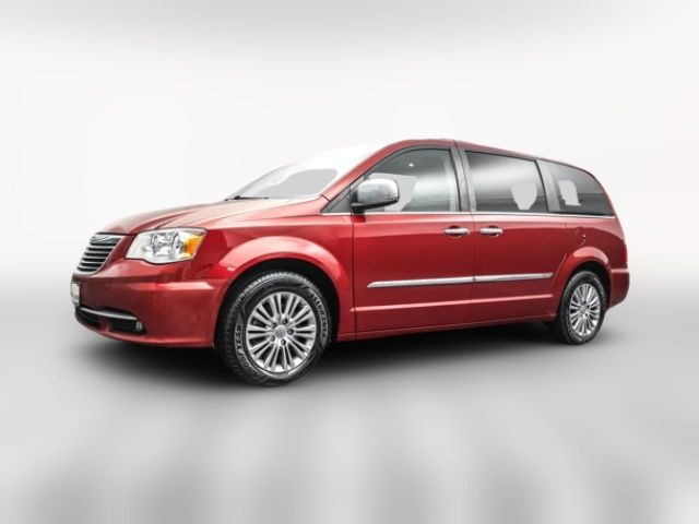 2013 Chrysler Town & Country Touring-L