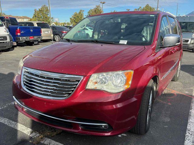 2013 Chrysler Town & Country Touring-L