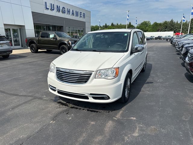 2013 Chrysler Town & Country Touring-L