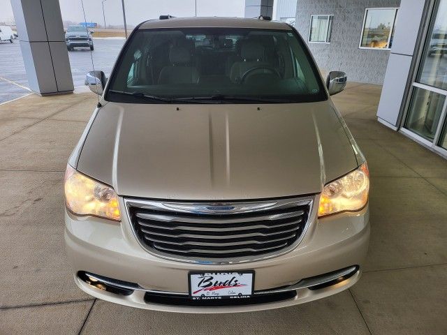 2013 Chrysler Town & Country Touring-L