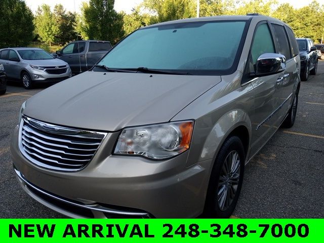 2013 Chrysler Town & Country Touring-L