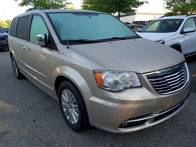 2013 Chrysler Town & Country Touring-L