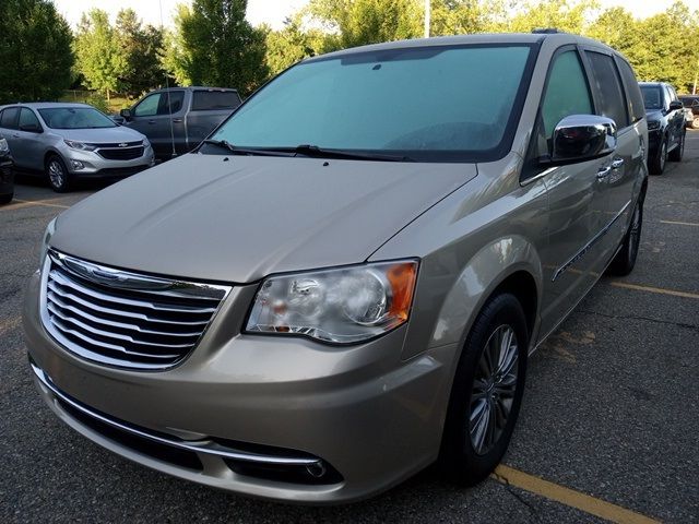 2013 Chrysler Town & Country Touring-L