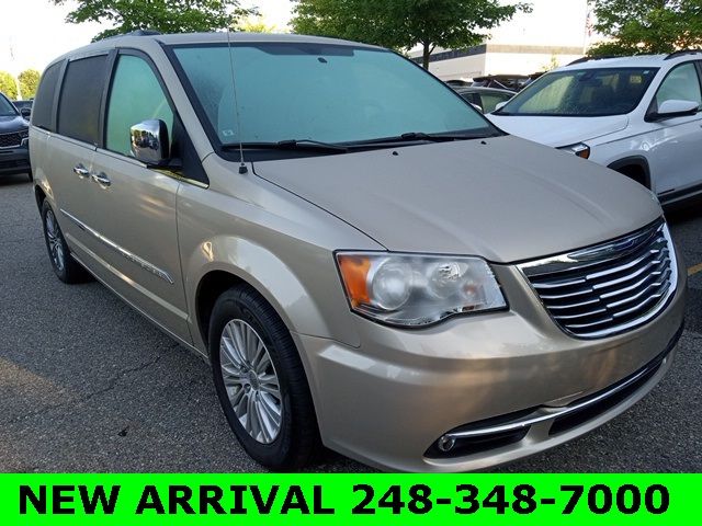 2013 Chrysler Town & Country Touring-L