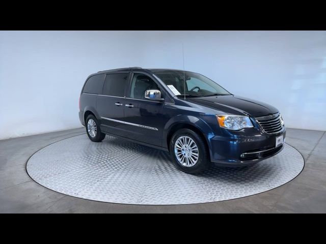 2013 Chrysler Town & Country Touring-L