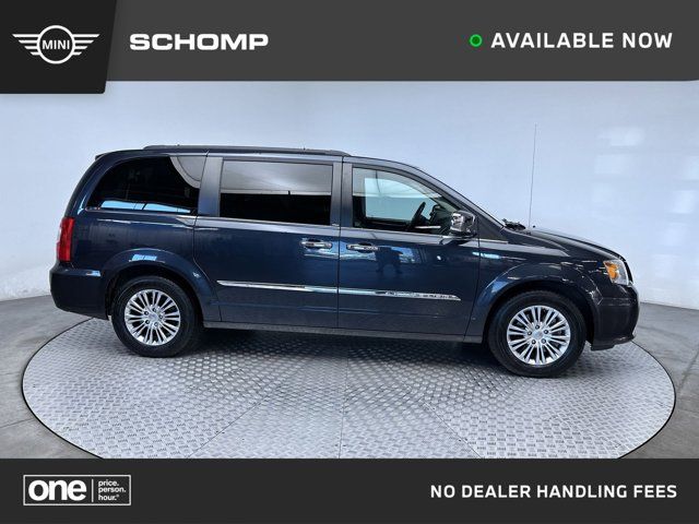 2013 Chrysler Town & Country Touring-L