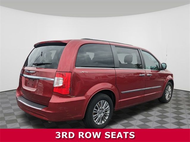 2013 Chrysler Town & Country Touring-L