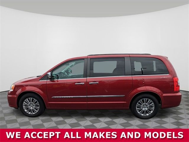 2013 Chrysler Town & Country Touring-L