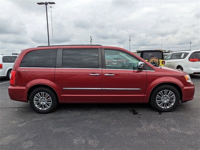 2013 Chrysler Town & Country Touring-L