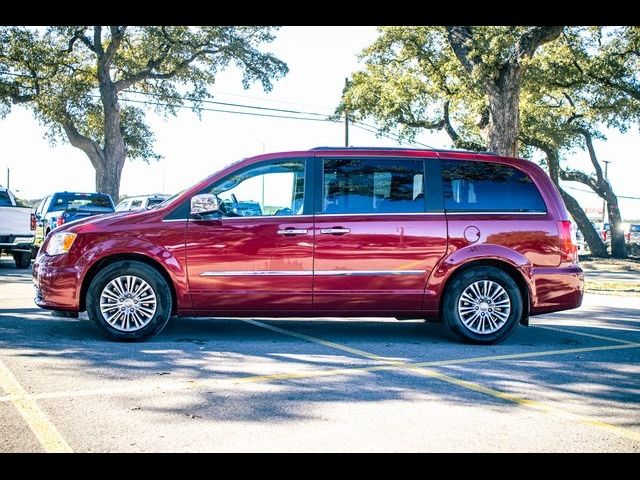 2013 Chrysler Town & Country Touring-L