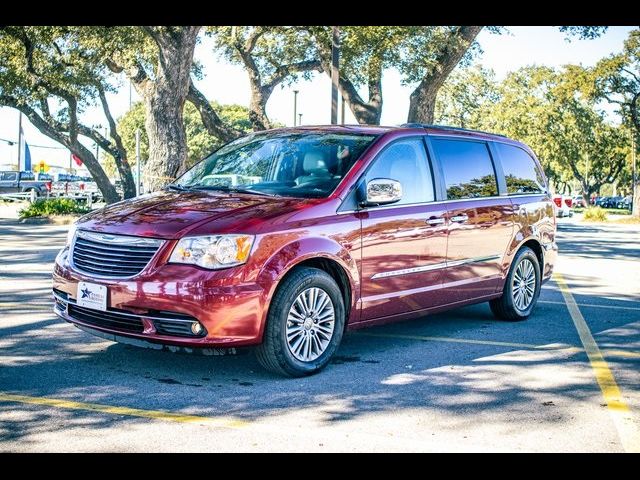 2013 Chrysler Town & Country Touring-L