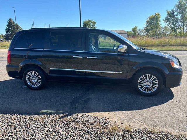 2013 Chrysler Town & Country Touring-L