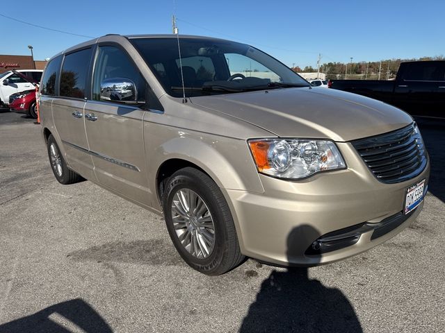 2013 Chrysler Town & Country Touring-L