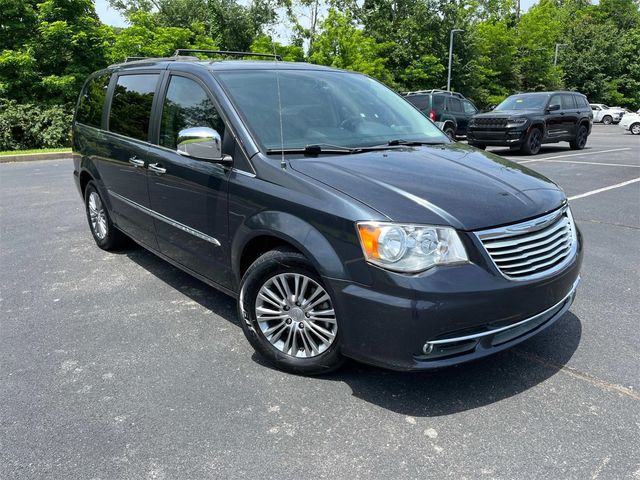 2013 Chrysler Town & Country Touring-L