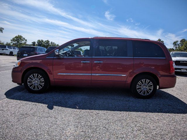 2013 Chrysler Town & Country Touring-L