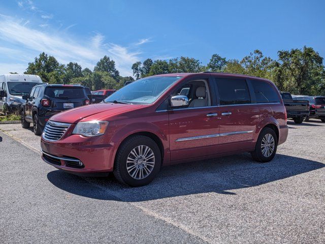 2013 Chrysler Town & Country Touring-L