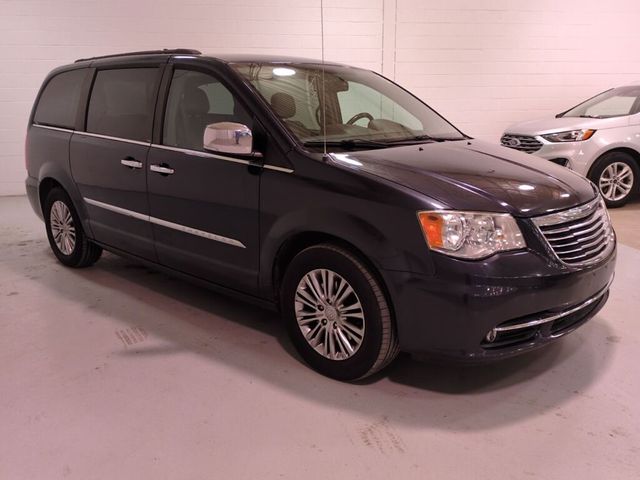 2013 Chrysler Town & Country Touring-L