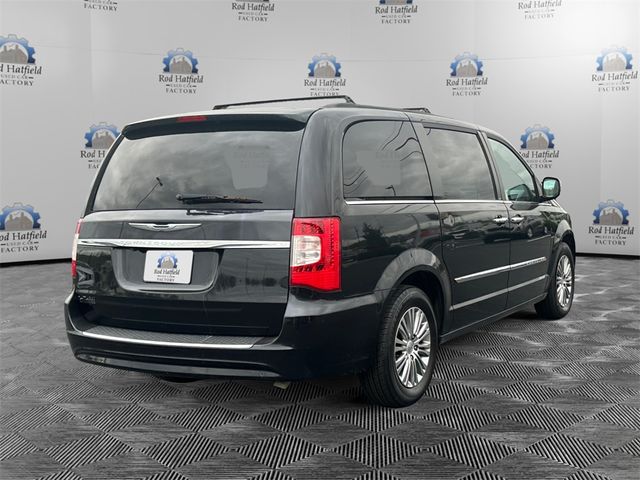 2013 Chrysler Town & Country Touring-L