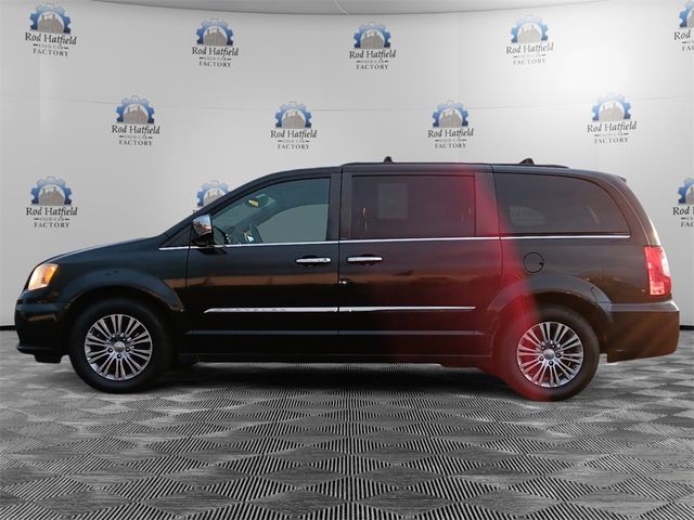 2013 Chrysler Town & Country Touring-L