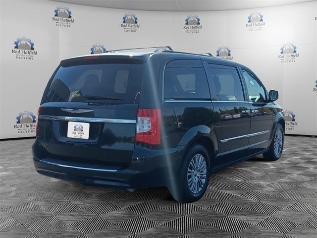 2013 Chrysler Town & Country Touring-L