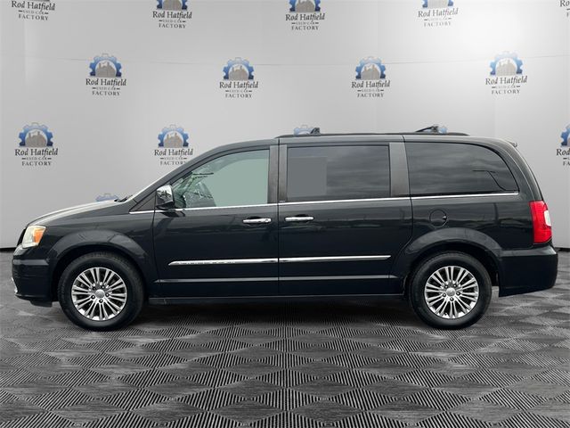 2013 Chrysler Town & Country Touring-L