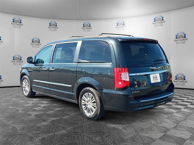 2013 Chrysler Town & Country Touring-L