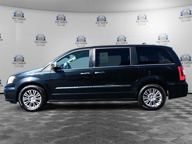 2013 Chrysler Town & Country Touring-L