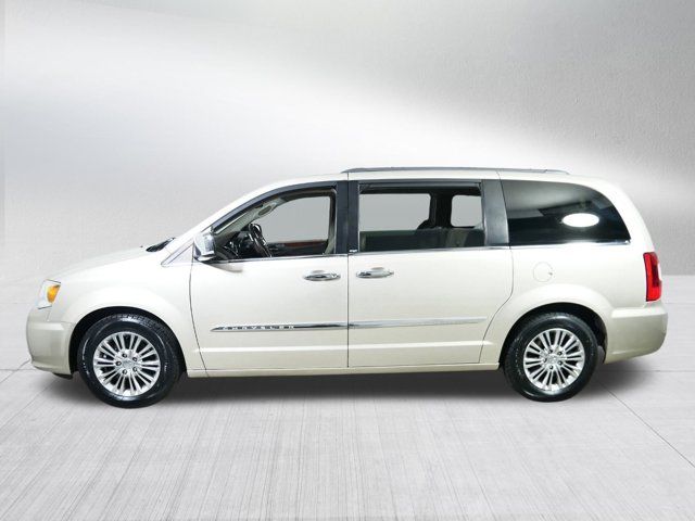 2013 Chrysler Town & Country Touring-L