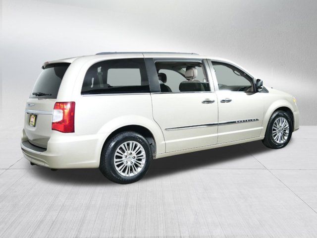 2013 Chrysler Town & Country Touring-L