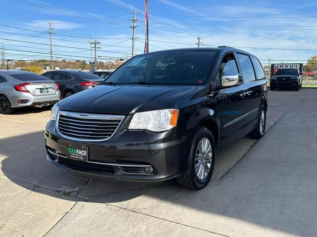 2013 Chrysler Town & Country Touring-L