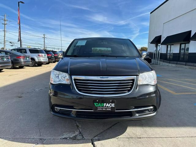 2013 Chrysler Town & Country Touring-L